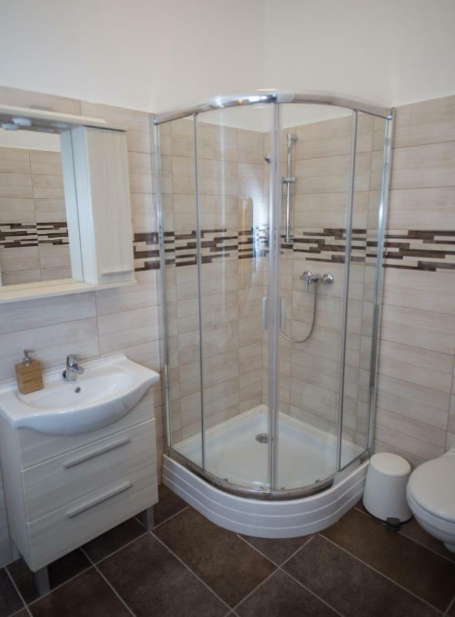 Deakvilla37 Apartman Еґер Екстер'єр фото